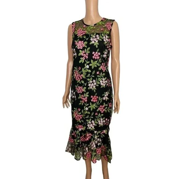 Calvin Klein Dresses & Skirts - Calvin Klein Floral Embroidered Sheath Dress size 8